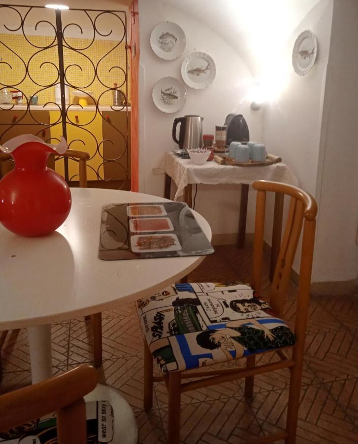 Capa E Coda Appartamento In Centro Storico Neapel Exterior foto